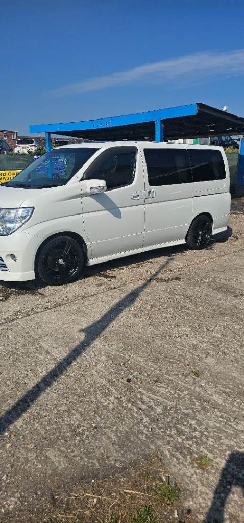 Nissan Elgrand Mpv 8 Seater Estate Automatic