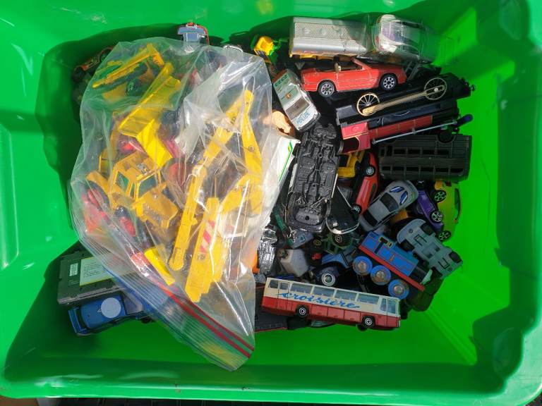 DIECAST  CARS FOR SALE   loads of vintage THOUSANDS TO CHOOSE FROM    FROM 50P EACH 