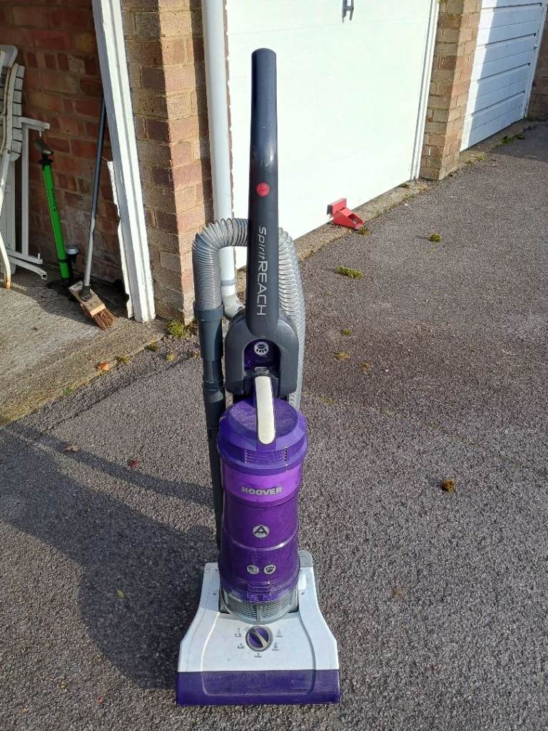 Upright vacuum cleaner