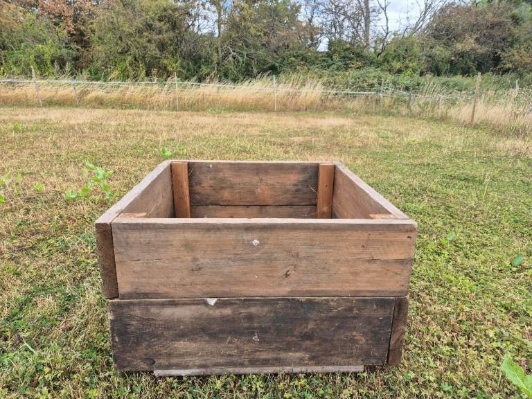 Horse hay box 