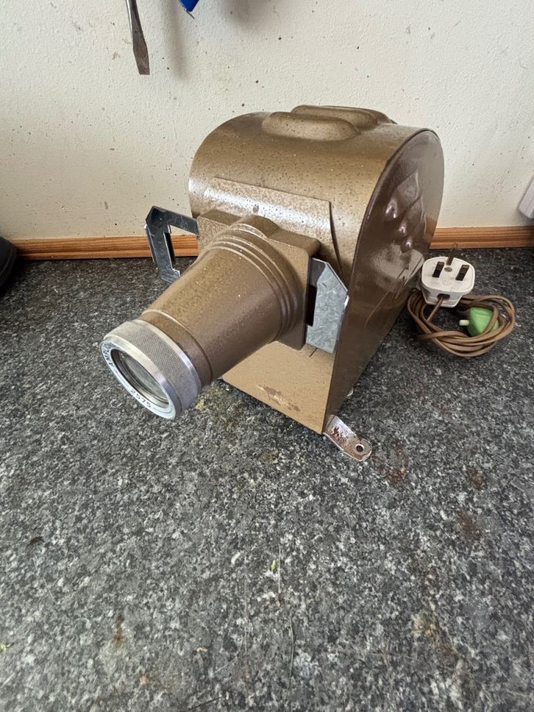 Vintage Amplionette 2575 75mm Projector – Good Condition