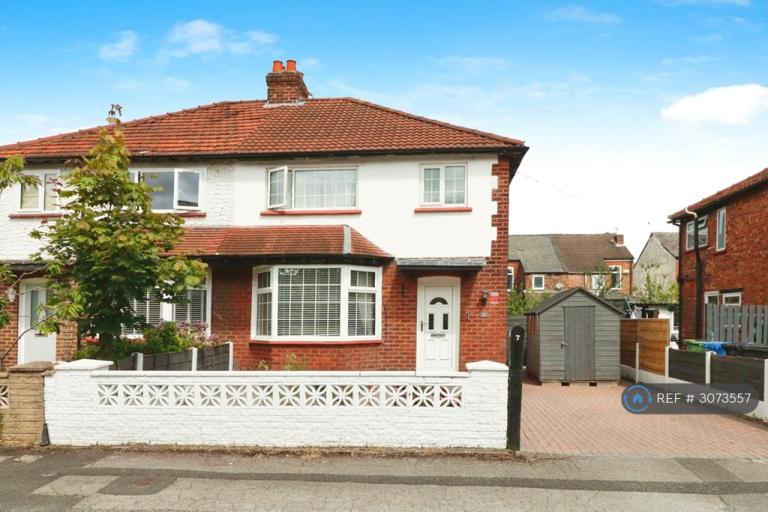 3 bedroom house in Victoria Avenue, Timperley, Altrincham, WA15 (3 bed) (#3073557)