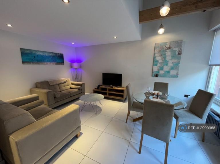 1 bedroom flat in Butts Court, Leeds, LS1 (1 bed) (#2990968)