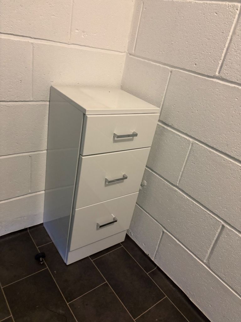 White gloss 3 drawer bathroom cabinet - Good Condition