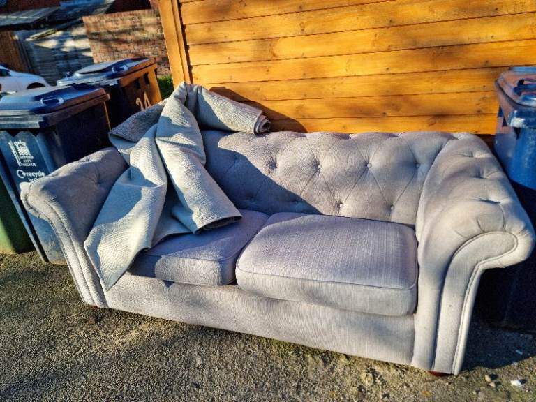 Dfs Chesterfield sofa and rug