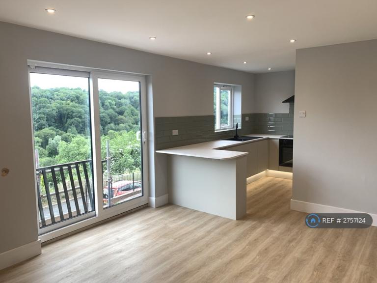 2 bedroom flat in Belmont Road, Ironbridge, Telford, TF8 (2 bed) (#2757124)