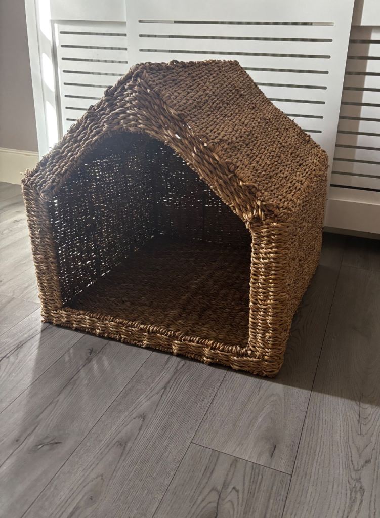 Zara Wicker Dog Bed – Stylish & Comfortable