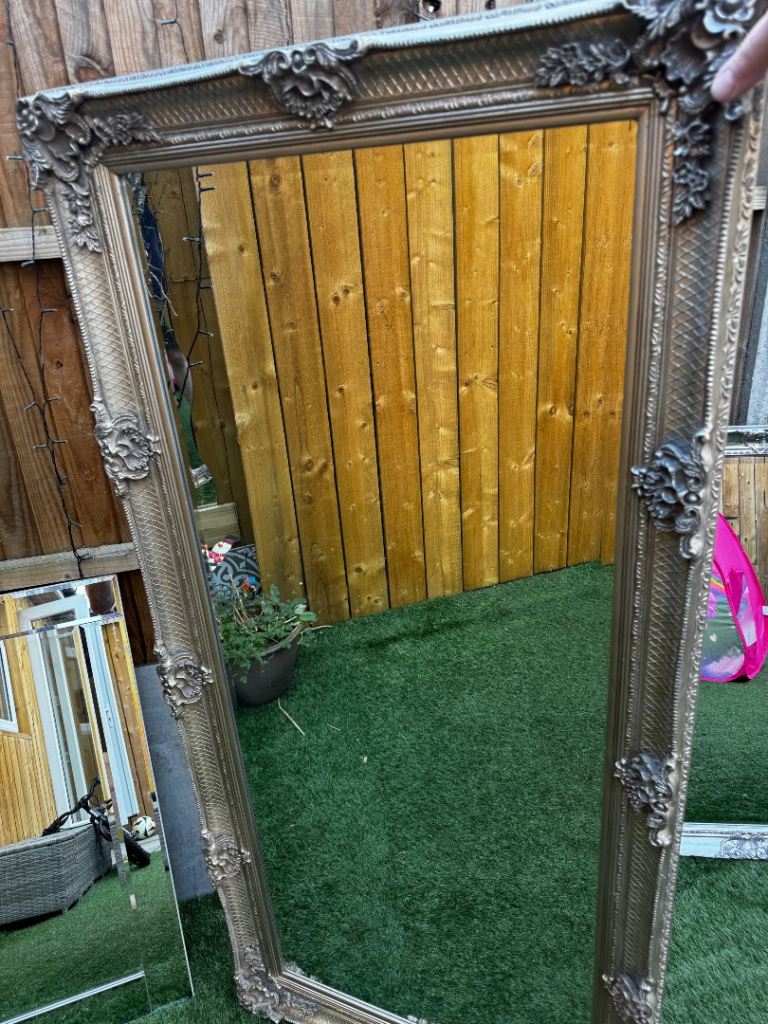 Large slicker Ornate Frame Mirror – Good Condition