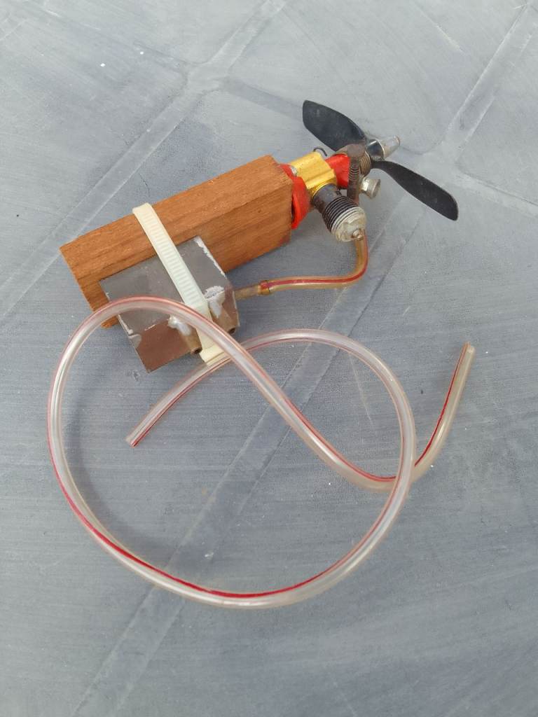 Mini diesel engine with prop