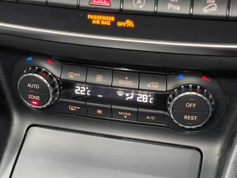 2017 Mercedes-Benz GLA 2.0 GLA250 AMG Line (Premium Plus) SUV 5dr Petrol 7G-DCT 4MATIC Euro 6 (s/...