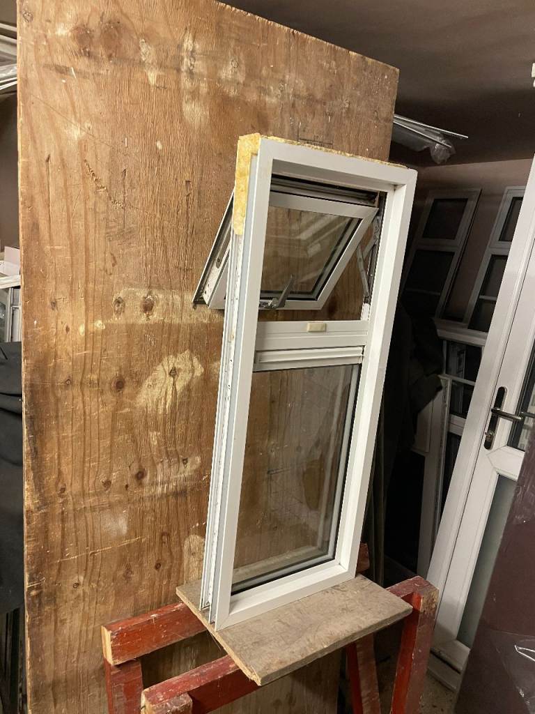 H 98 x W 40 cm - SMALL MODERN ALUMINIUM DOUBLE GLAZED WINDOW - CLEAR GLASS (REF: SJ474) 