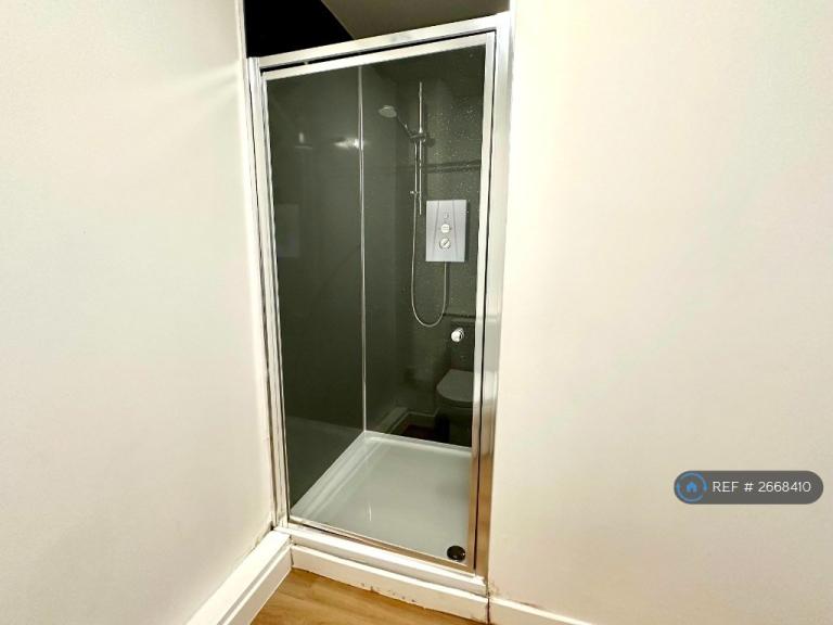 Studio flat in High Street, Dumbarton, G82 (#2668410)