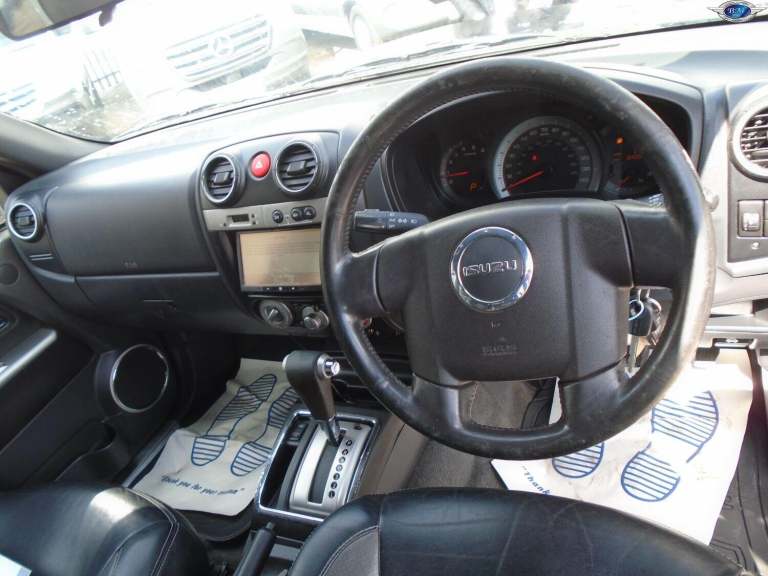 ISUZU RODEO 3.0 CRD Denver Max LE Black Auto Diesel 2010