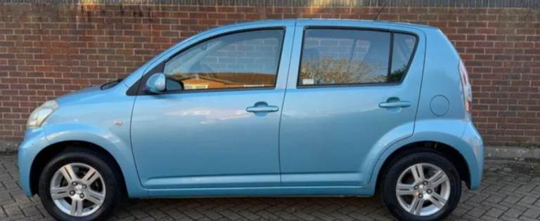 Daihatsu, SIRION, Hatchback, 2009, Manual, 998 (cc), 5 doors