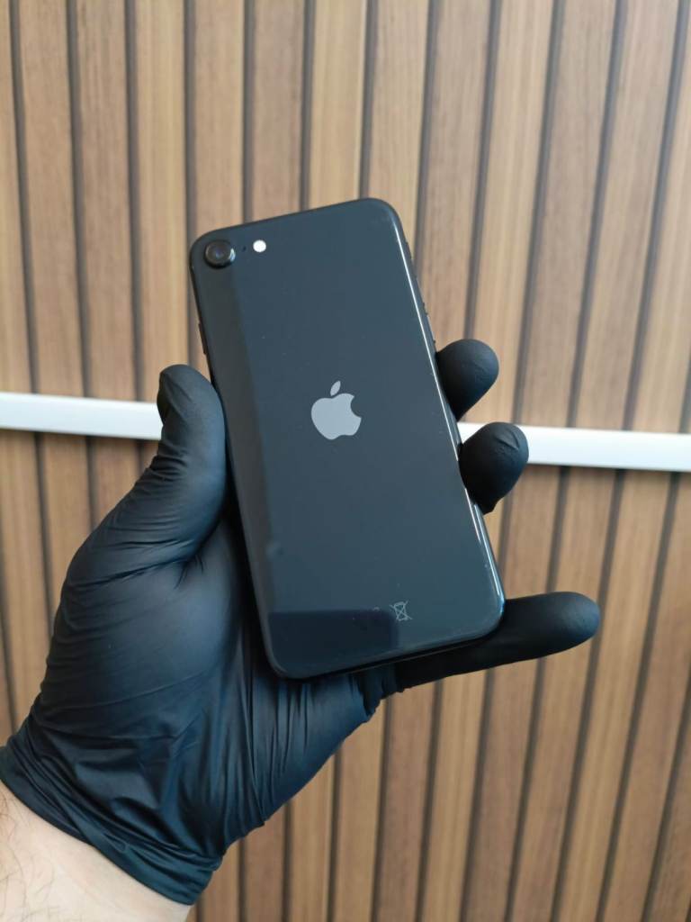 Apple iphone SE 2nd Generation 64GB good condition 4pieces available Old Trafford Manchester M169NF