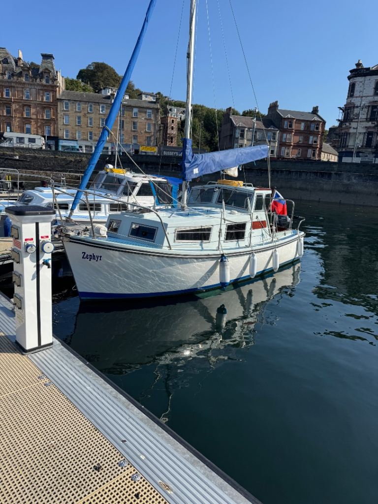 Seafairer 21 Motor Boat with sails