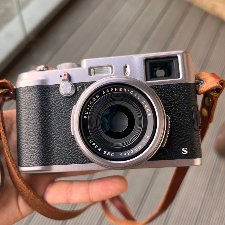 Fujifilm x100s digital camera 
