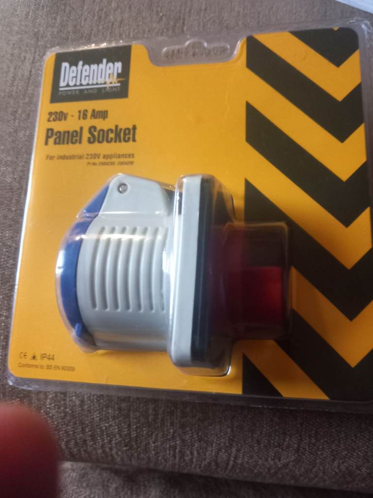 New panel socket 230v