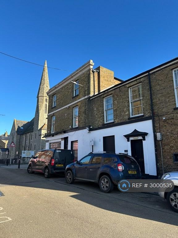 1 bedroom flat in High Street, Herne Bay, CT6 (1 bed) (#3000535)