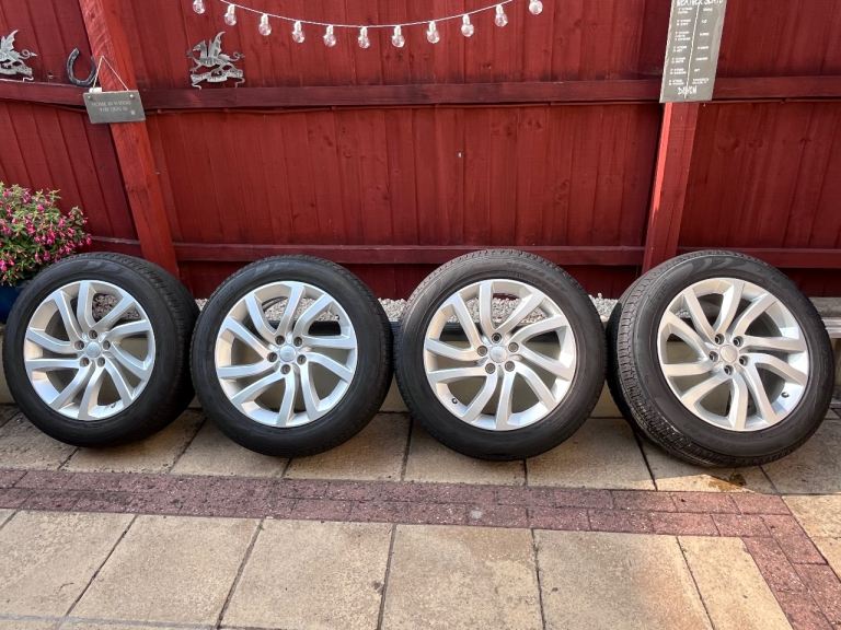 Landrover Discovery L462 L550 20” Alloy Wheels x 4 with Pirelli 255/55 R20 tyres