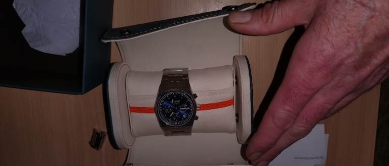 Mens accurist origin watch 