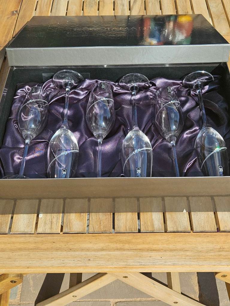 Diamante Champagne Flutes - Set of 6 - In Satin Lined Gift Box