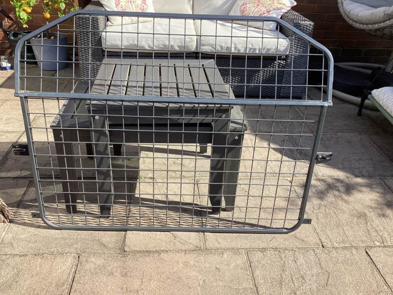 Dog Guard for VW Golf