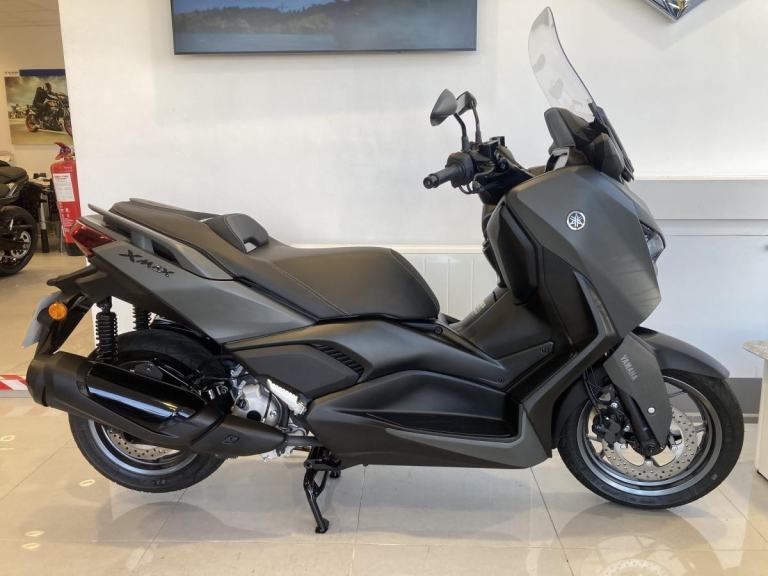 YAMAHA XMAX 300 - 2026- 8 MILES - ONE OWNER- READY TO GO ! 