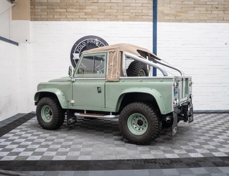 1990 Land Rover Defender 90 2.5 TD5 Pickup 2dr Diesel Manual (120 bhp) Diesel