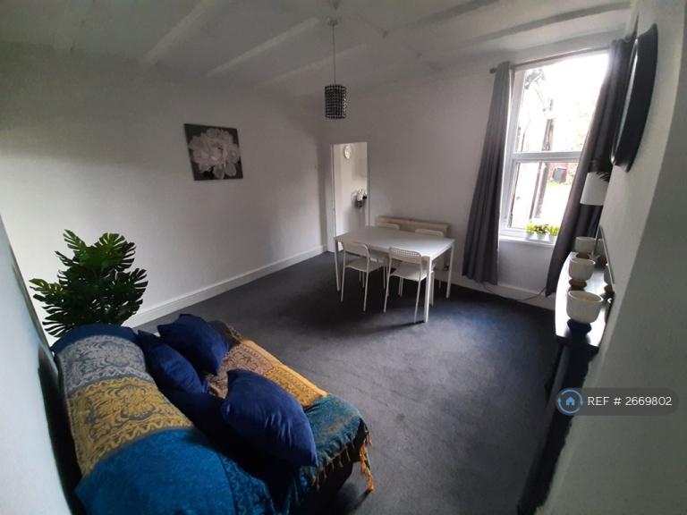 2 bedroom house in Commonside, Brownhills, Walsall, WS8 (2 bed) (#2669802)