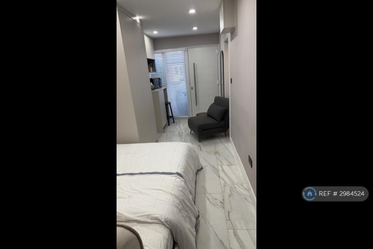 1 bedroom in Springhill Road, Wolverhampton, WV11 (#2984524)