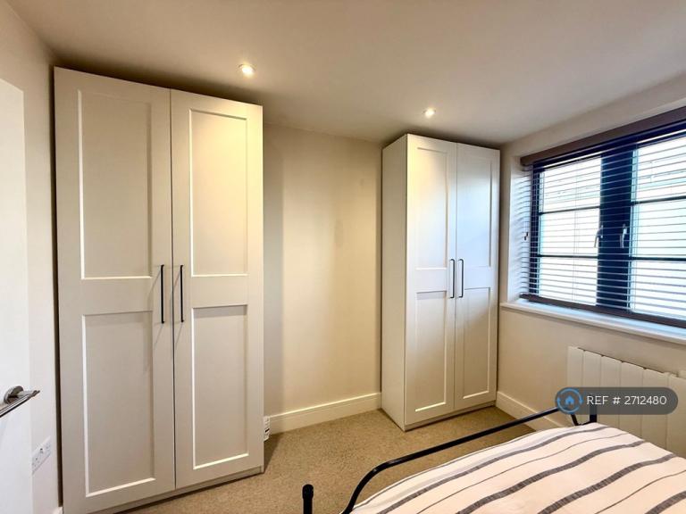 2 bedroom flat in Portland Square, Bristol, BS2 (2 bed) (#2712480)