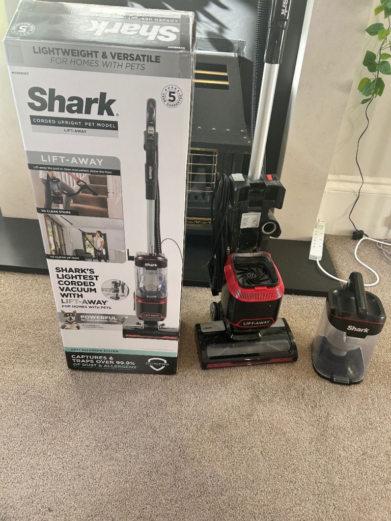 Vacuum-Shark Upright Vacuum Cleaner-lightly used