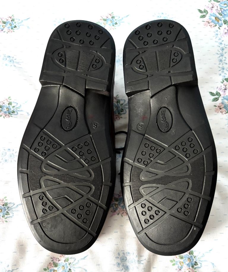   Men’s Shoes Brand New Never  Worn size 8 wide fit