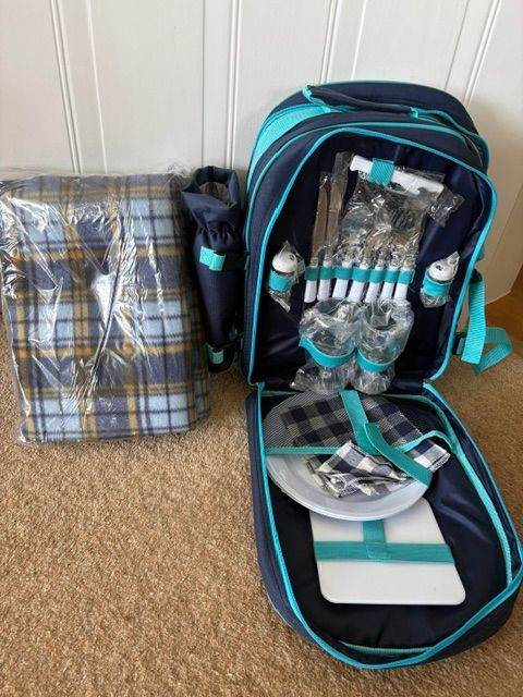 Andes 2 Person Picnic Backpack/Hamper Set – Brand New