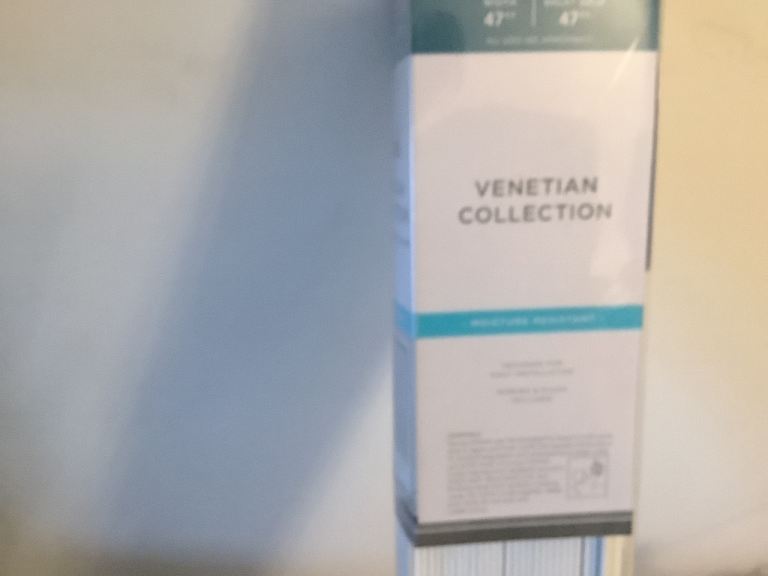DUNHELM VENETION BLIND 47 ins x 47ins absaloute bargain