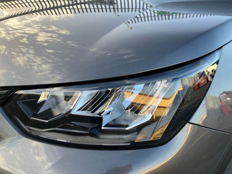 2022 Peugeot 2008 1.2 PureTech Allure Premium 5dr Estate PETROL Manual