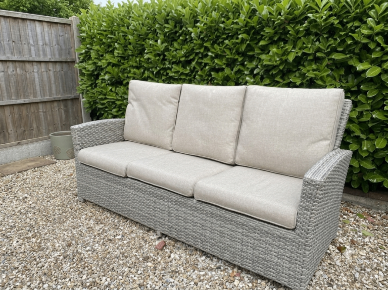Supremo Grey Rattan Garden Sofa – Good Condition