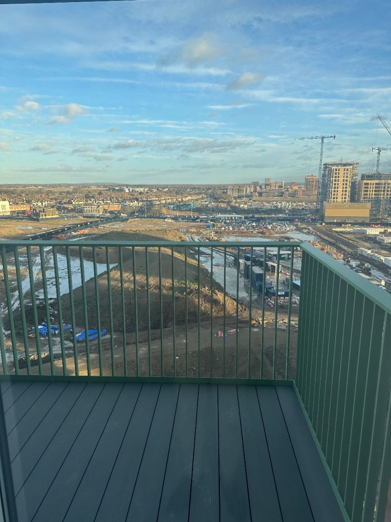 Double room en-suite avail from 18 April 2026