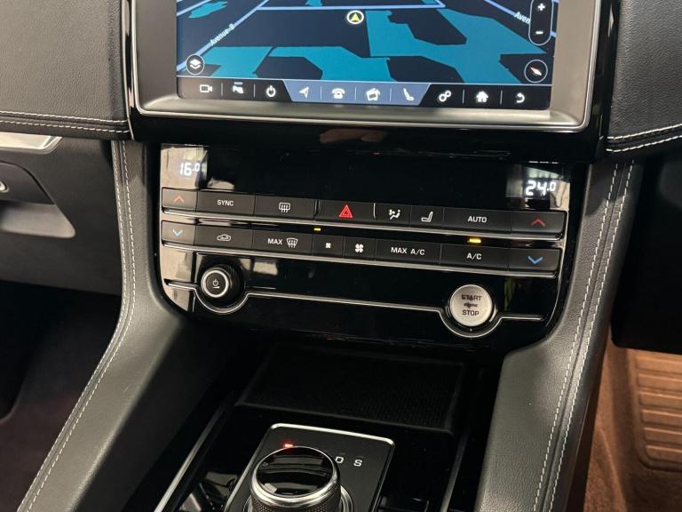 2019 Jaguar F-Pace 2.0 D180 R-Sport SUV 5dr Diesel Auto AWD Euro 6 (s/s) (180 ps) ESTATE Diesel A...
