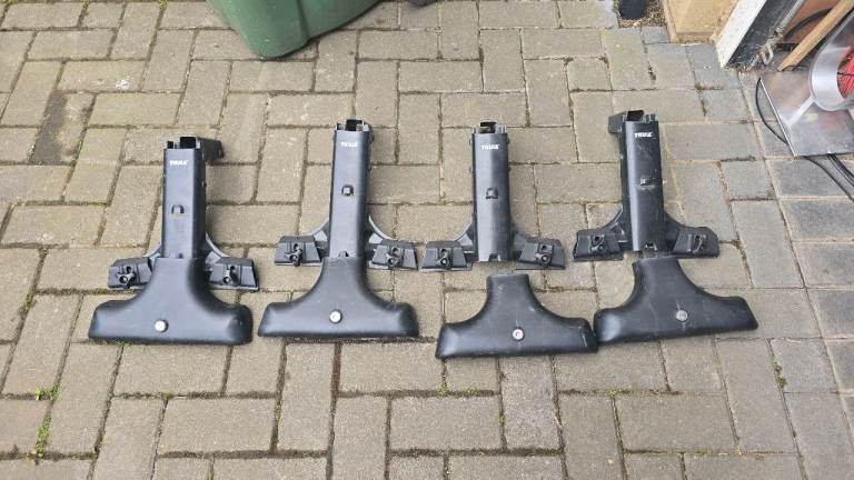 Thule 420 van roof rack feet