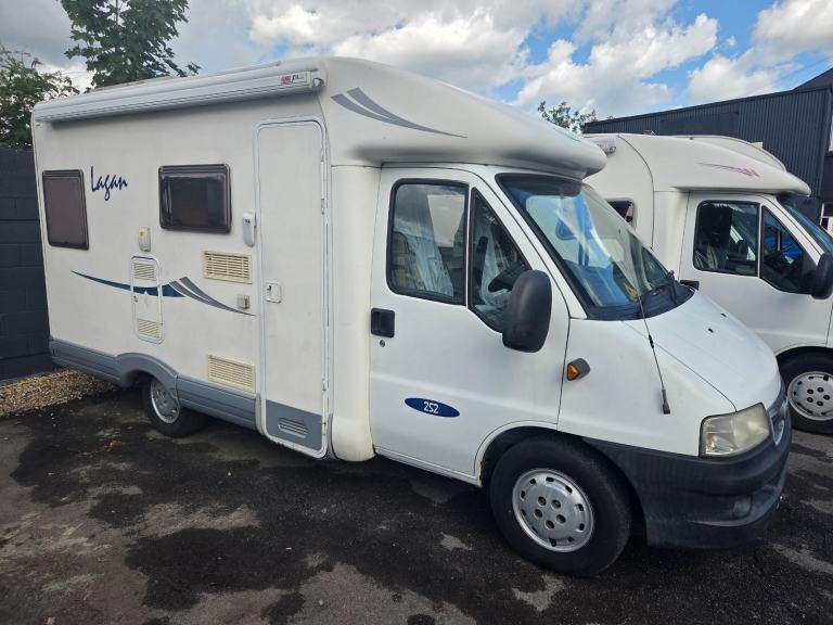 McLouis Lagan 252 Lagan 252 , 4 berth belts Fixed French Bed  DIESEL 2006/06