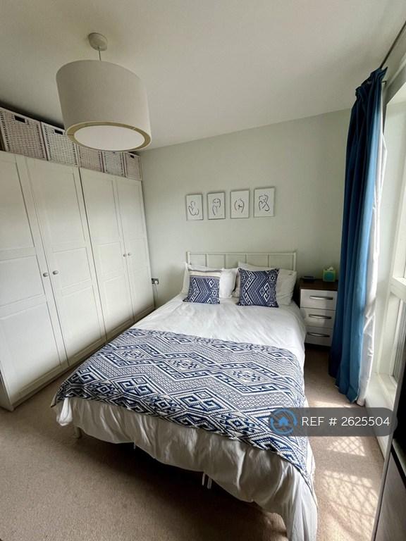 3 bedroom flat in Roffo Court, London, SE17 (3 bed) (#2625504)