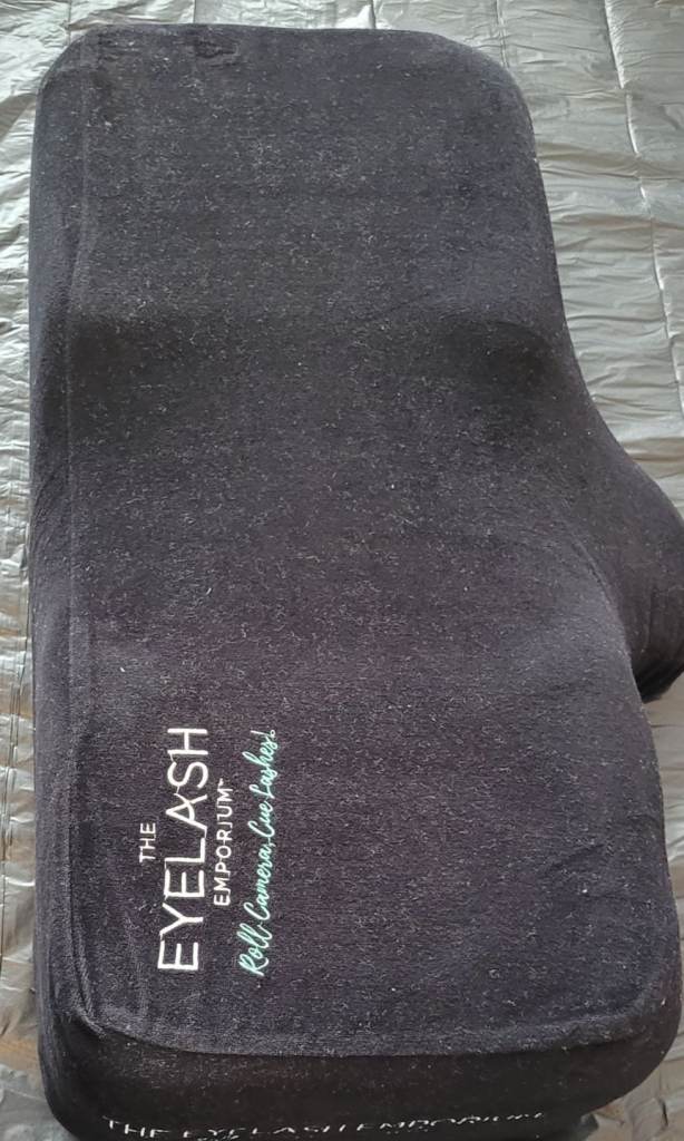 Emporium eyelash cushion