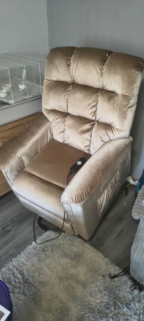 Electronic Recliner Chair