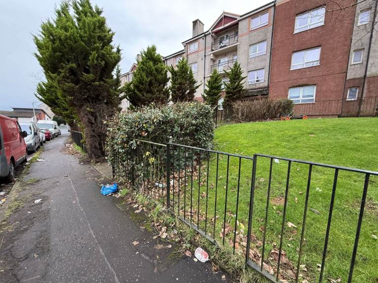 1/2, 21 Kilvaxter Dr, Glasgow G46 8AS