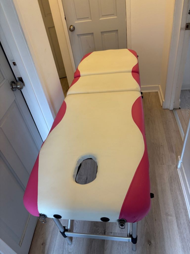 Portable Pink & White Massage Table / Beauty Couch
