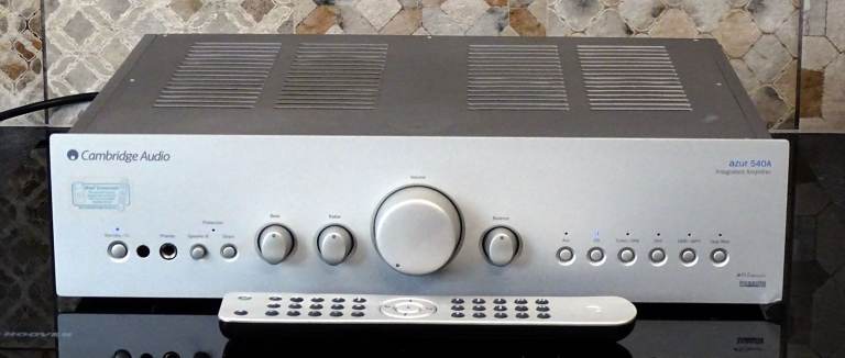 CAMBRIDGE AUDIO AZUR 540A V2.0 AMPLIFIER
