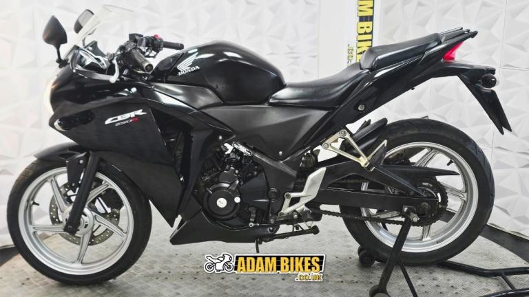 2011 Honda CBR 250 R * WARRANTY PROVIDED* 
