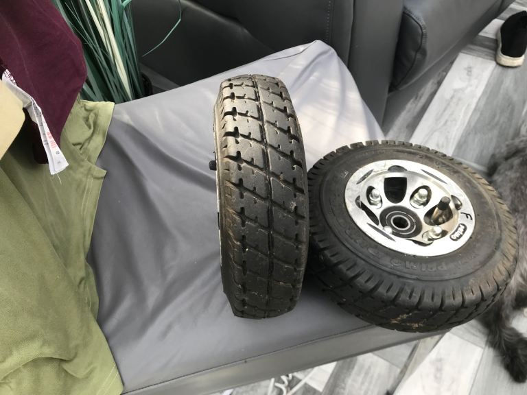 Mobility scooter wheels and tires 